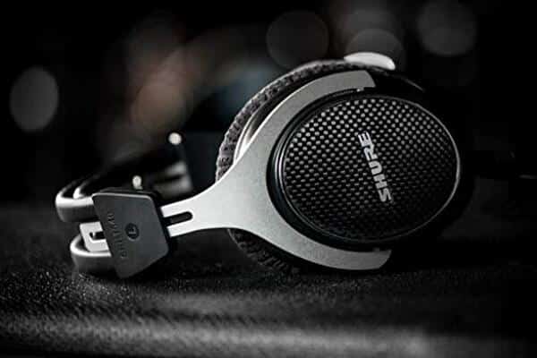 Découvrez le test complet du casque SHURE SRH1540-BK noir. Qualité sonore exceptionnelle, confort premium et performance audio professionnelle pour les mélomanes exigeants.