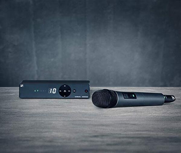 Découvrez notre test détaillé du microphone sans fil Sennheiser XSW 1-825 : qualité audio, portée, autonomie et verdict final pour les professionnels.